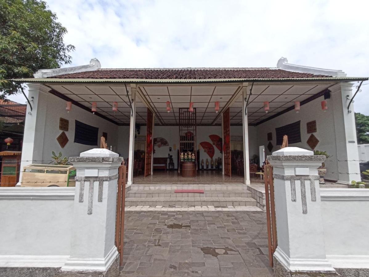 Mruyung Guest House Kota Lama Banyumas Mitra Reddoorz 外观 照片